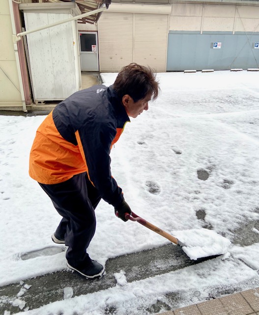 雪かきしてみた【社長編】みんなで一致団結