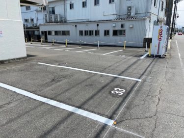 きれいになった、駐車場…の線！